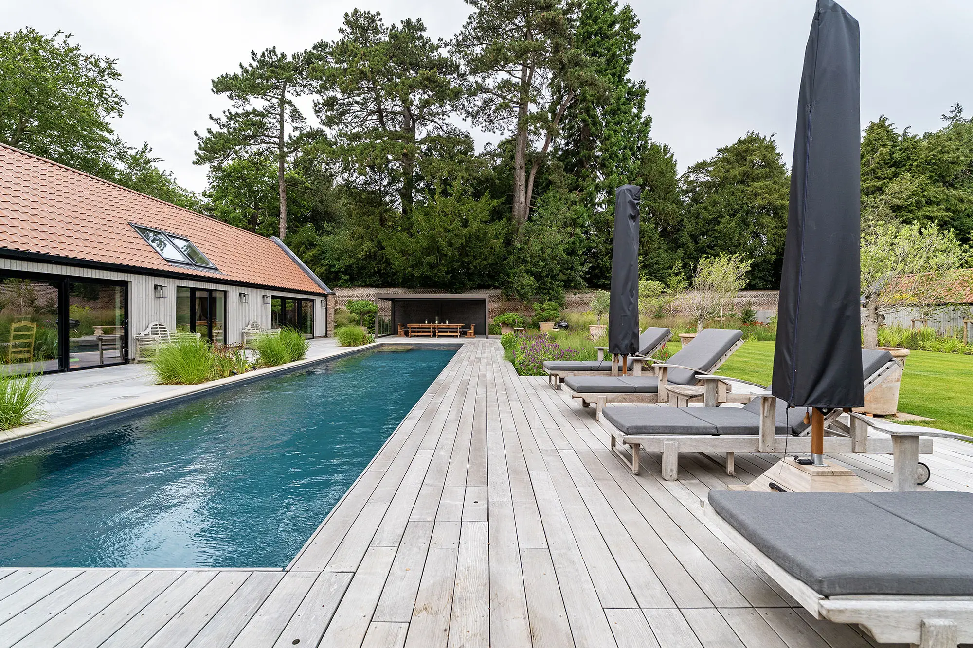 Living Pool Decking