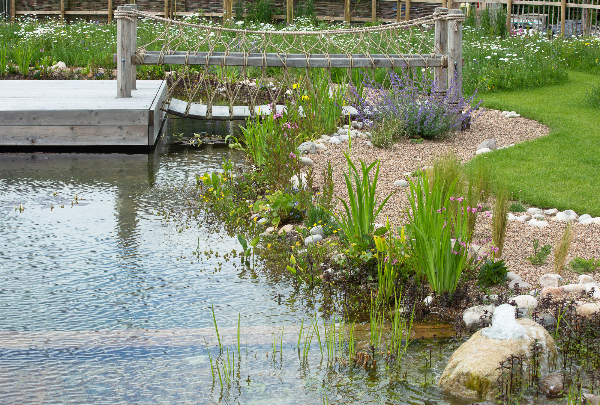 Gravel path around pool