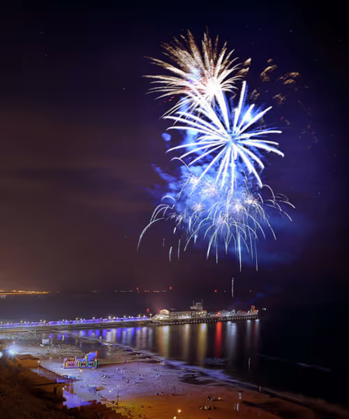 Bournemotuh Fireworks display during the holidays - Photo by Ethan L from 500px