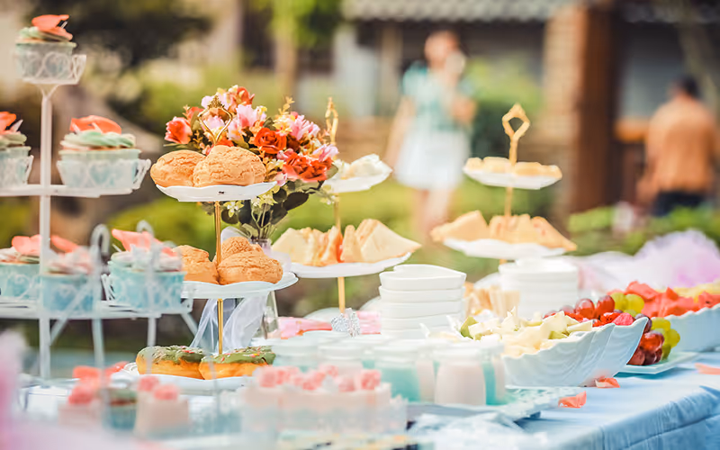 Birthday food buffet style Photo by fu zhichao from Pexels