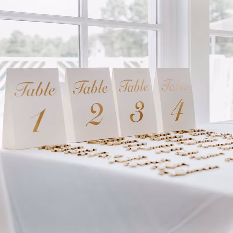 Wedding table seating arrangements. Photo by Michael Morse on Pexels.
