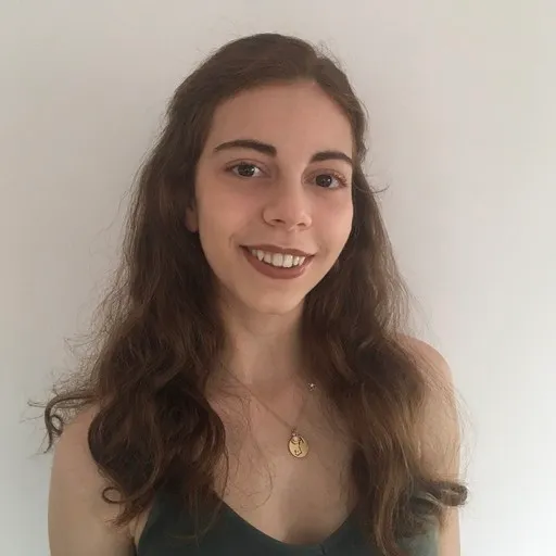 irem bayram profile picture