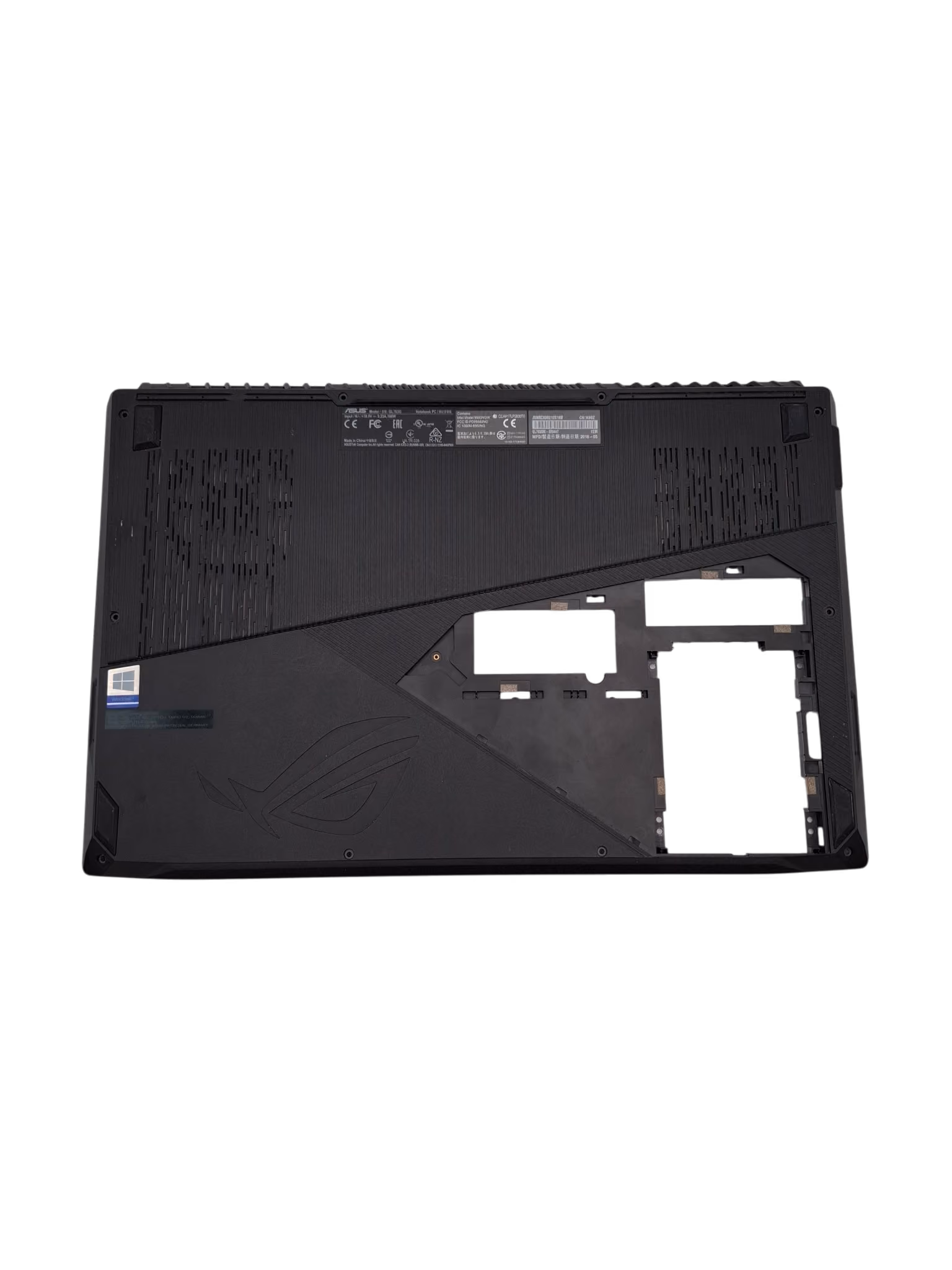 Asus-Rog-Strix-GL703GM-Alsó-Burkolat