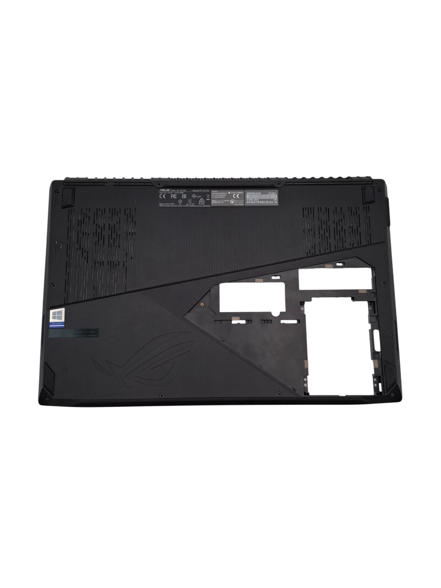 Asus-Rog-Strix-GL703GM-Alsó-Burkolat