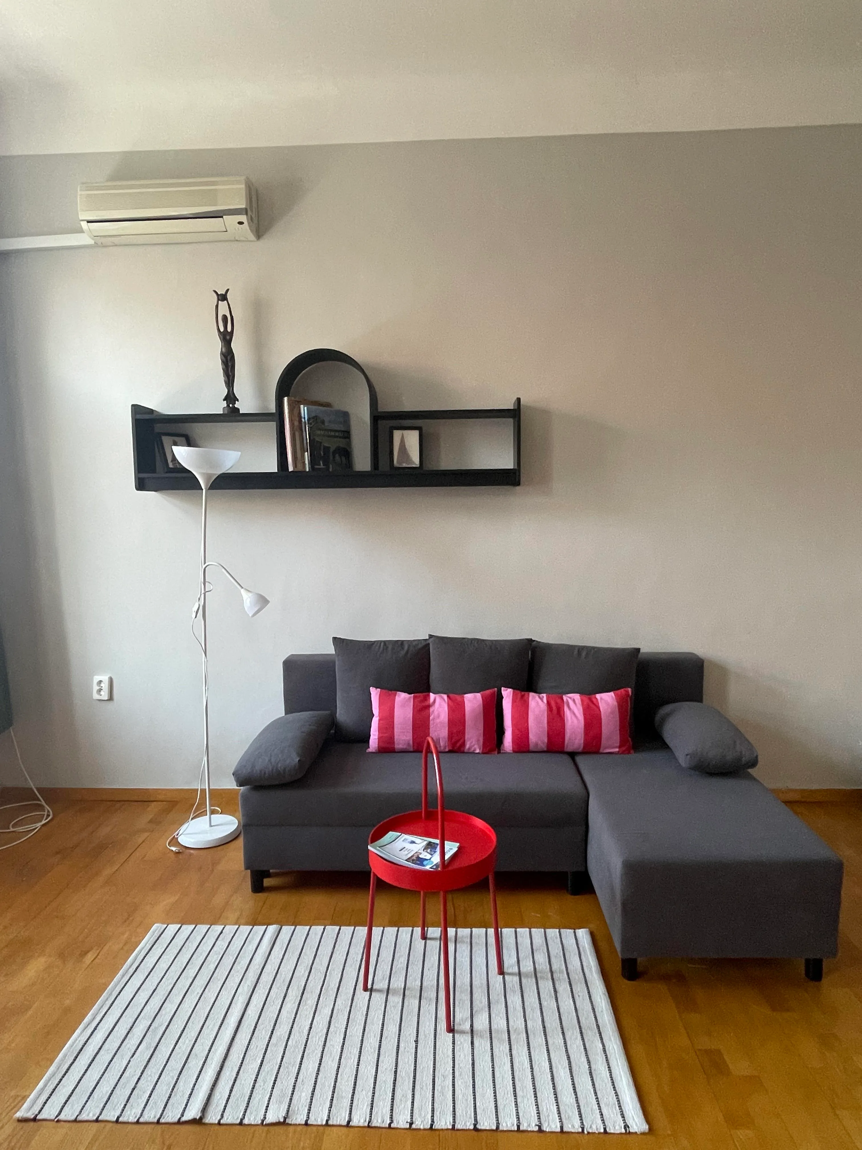 Kiadó lakás az Oktogonnál, a Vörösmarty utcában!