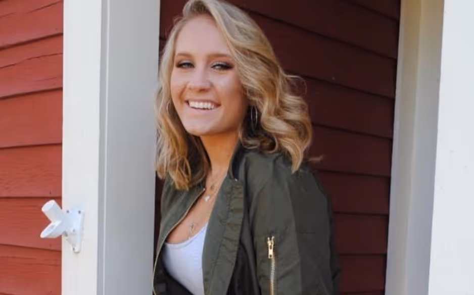 Writer + Communicator Abbey Royer