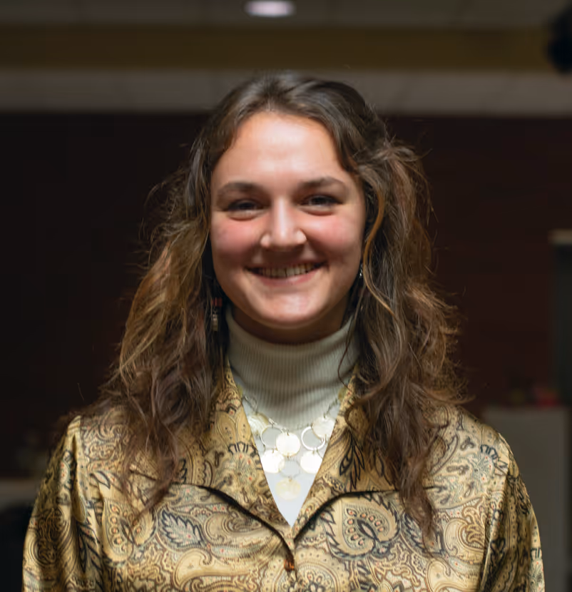 Aspiring Novelist + Avid Observer Josie Barton
