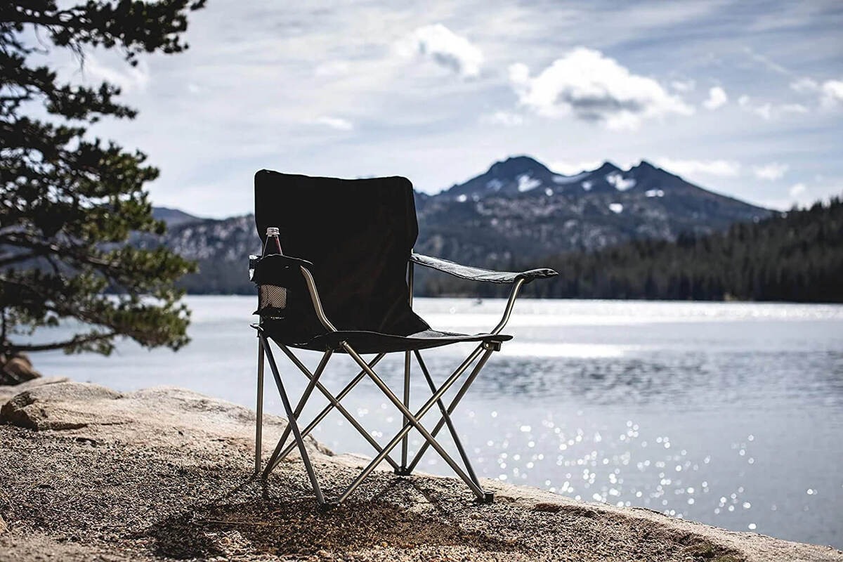 basic folding camp chair with cup holder
