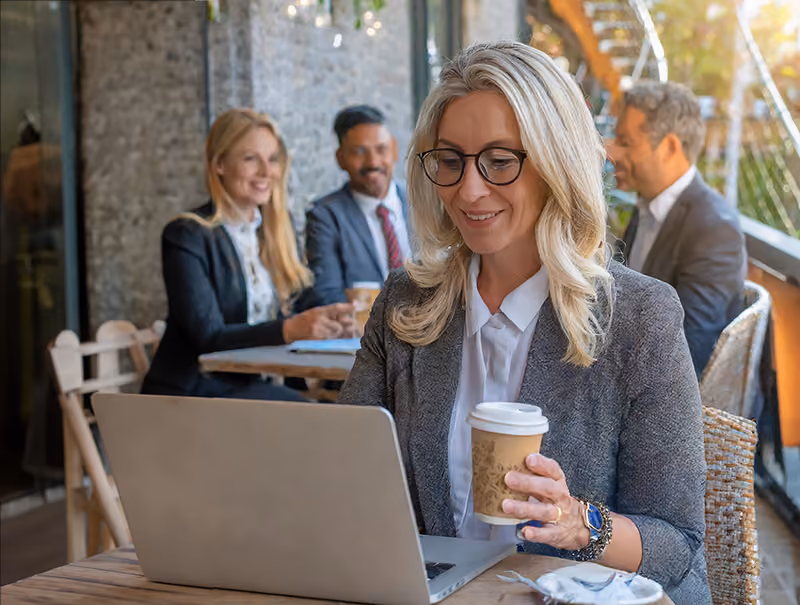 A mid-career professional uses her LinkedIn network to look for opportunities in HR and recruitment.