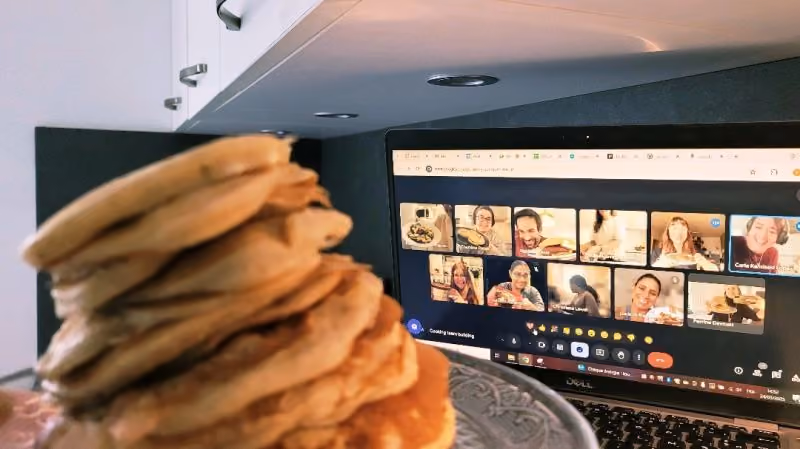 Virtual teambuilding session featuring pancakes