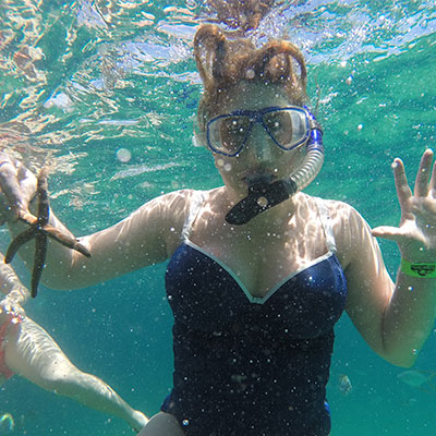 Shanelle holding a starfish