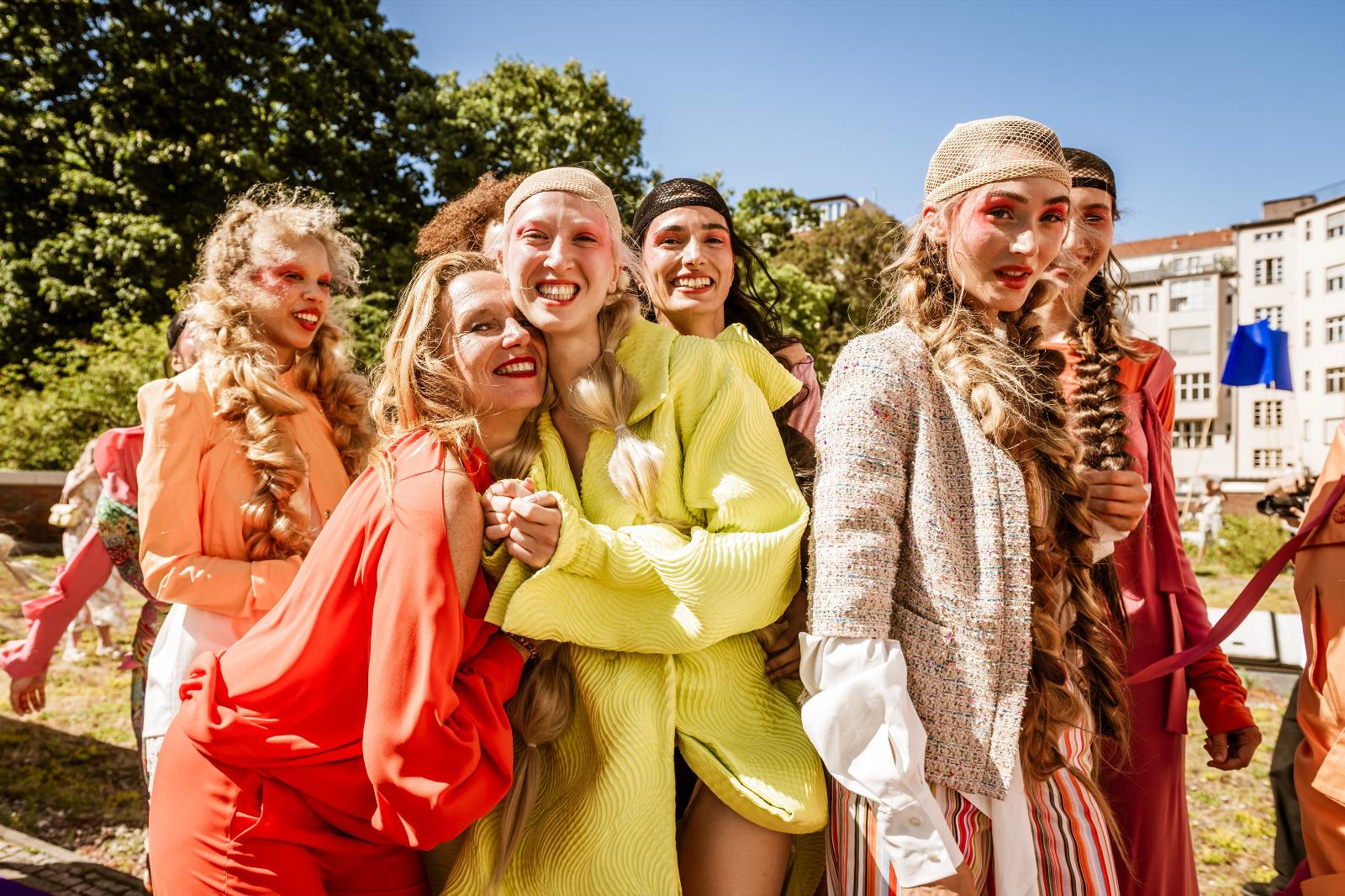 Anja Gockel Berlin Fashion handmade Paris44 Designer Models Pariser Straße 44 made in Germany Collection Runway Fashionweek Event Custom tailored Handwerk Maßgeschneidert