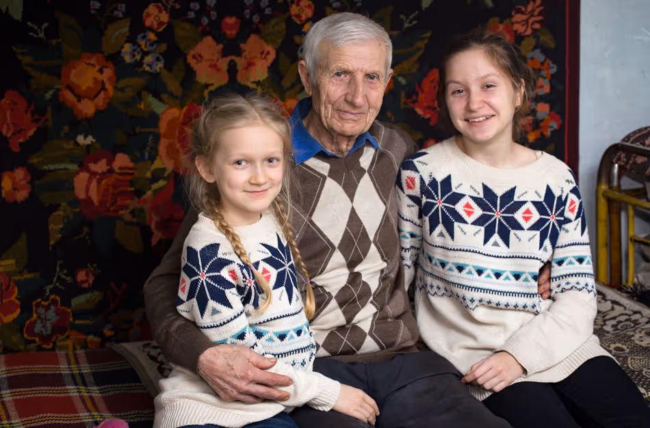 Fellesskap på tvers av generasjoner: Eldre som opplever sosial tilhørighet har ofte bedre livskvalitet og trivsel.