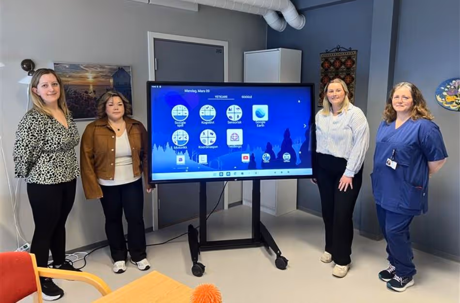 Vågsøy omsorgssenter har fått sin første Yetitablet, og gleder seg til å ta den i bruk sammen med beboerne. Foto: VilMer