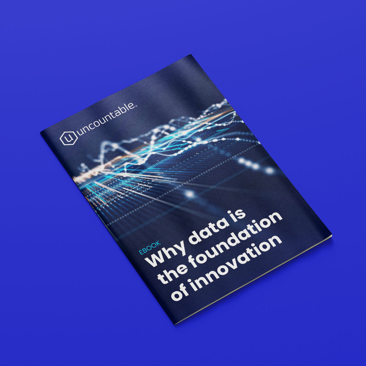 Dashboard interface showing experimental design setup, training accuracy statistics, and a scatter plot comparing predicted versus actual tensile strength for 484 data points.