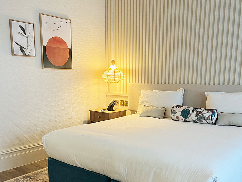 Direct Bed & Breakfast