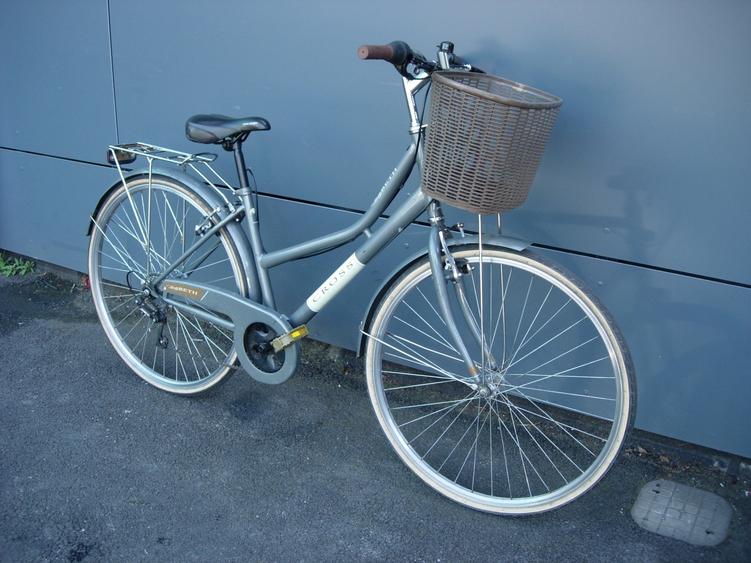 Cross ' Lady Beth ' Ladies Town Bike