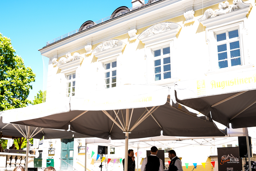 Bamberger Haus im Sommer von außen