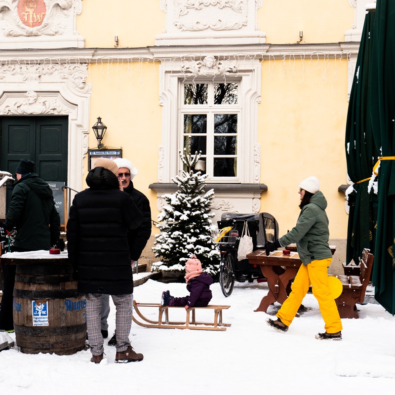 Eisstockbahn Winterbiergarten Bamberger Haus