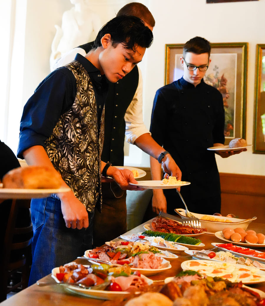 Sonntagsbrunch im Francesco-Gewölbe
