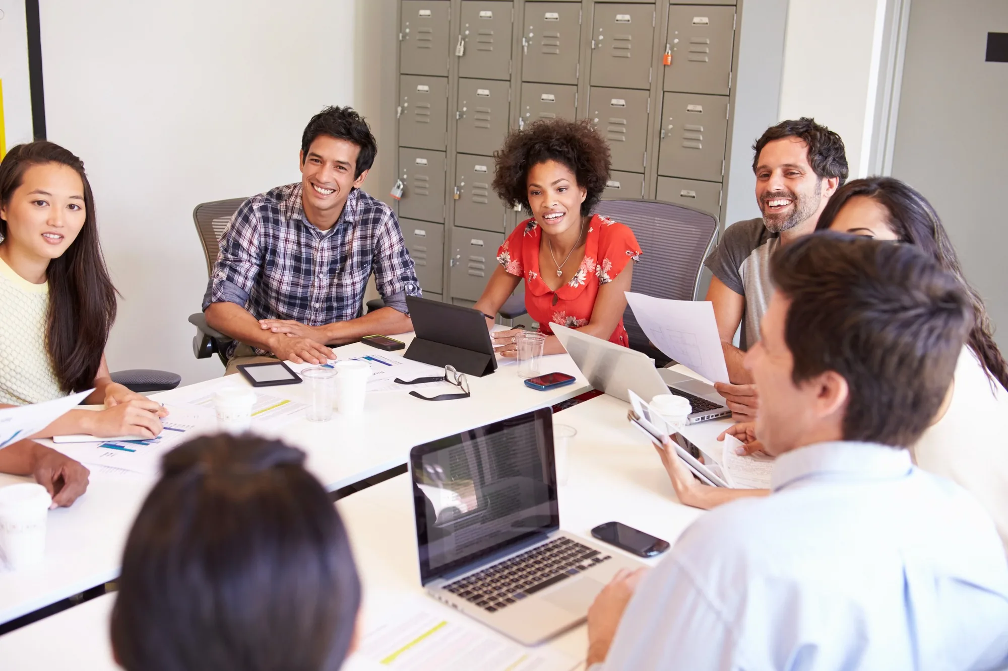 SEO company digital marketing team collaborating during a strategy meeting