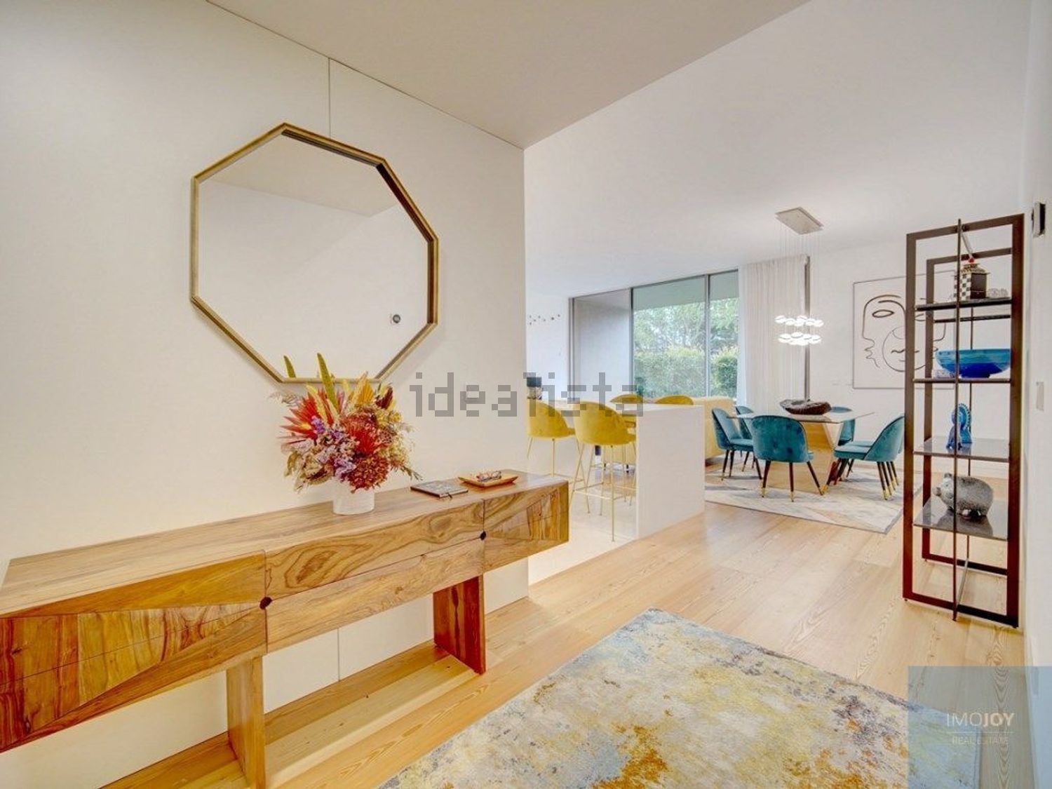 Apartamento T2 à venda na Avenida Nossa Senhora do Rosario