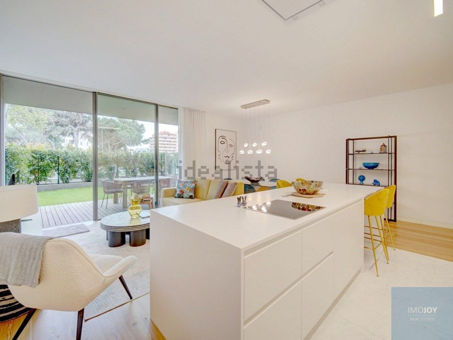 Apartamento T2 à venda na Avenida Nossa Senhora do Rosario