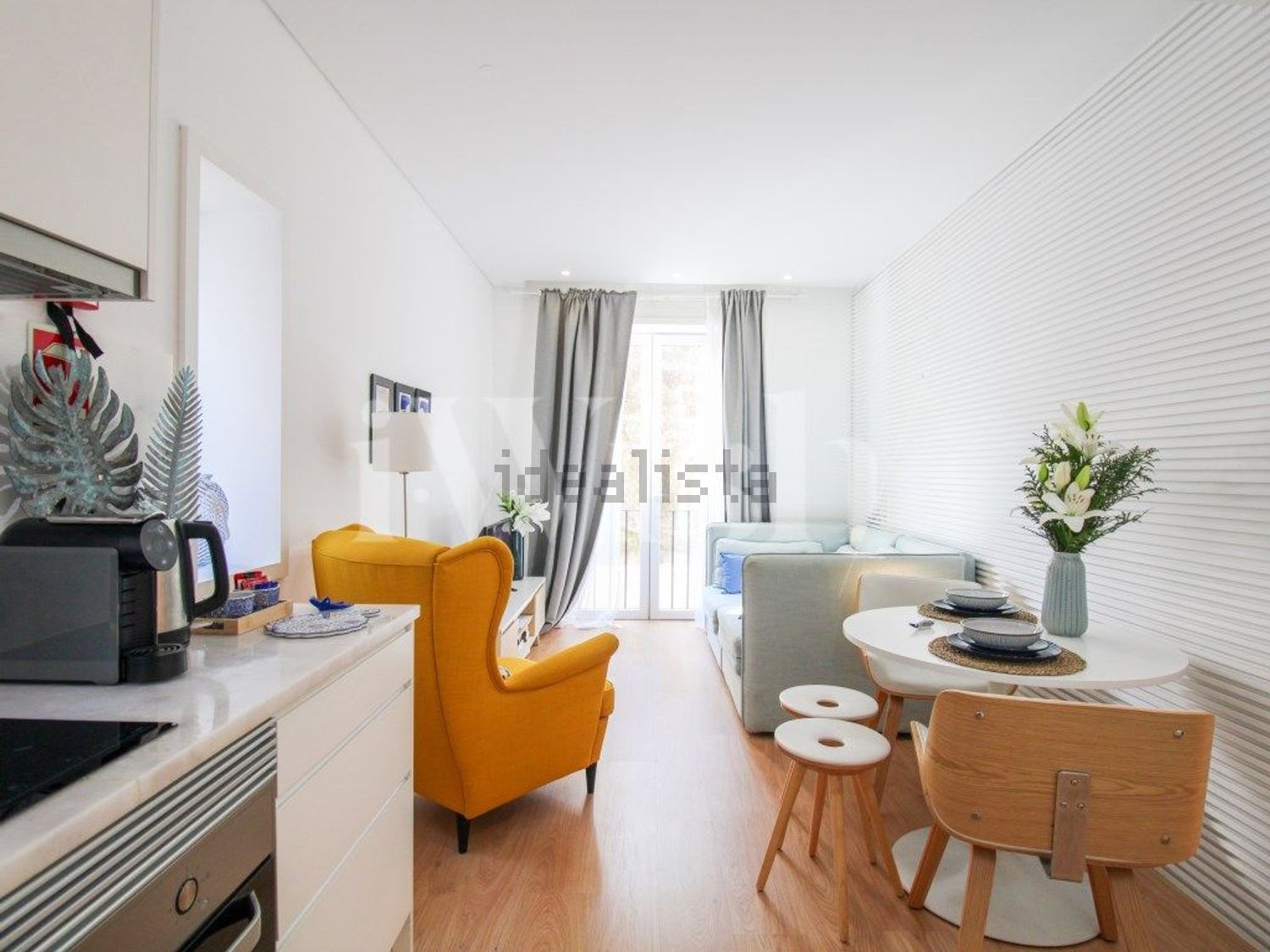 Apartamento T1 à venda na Rua do Almada