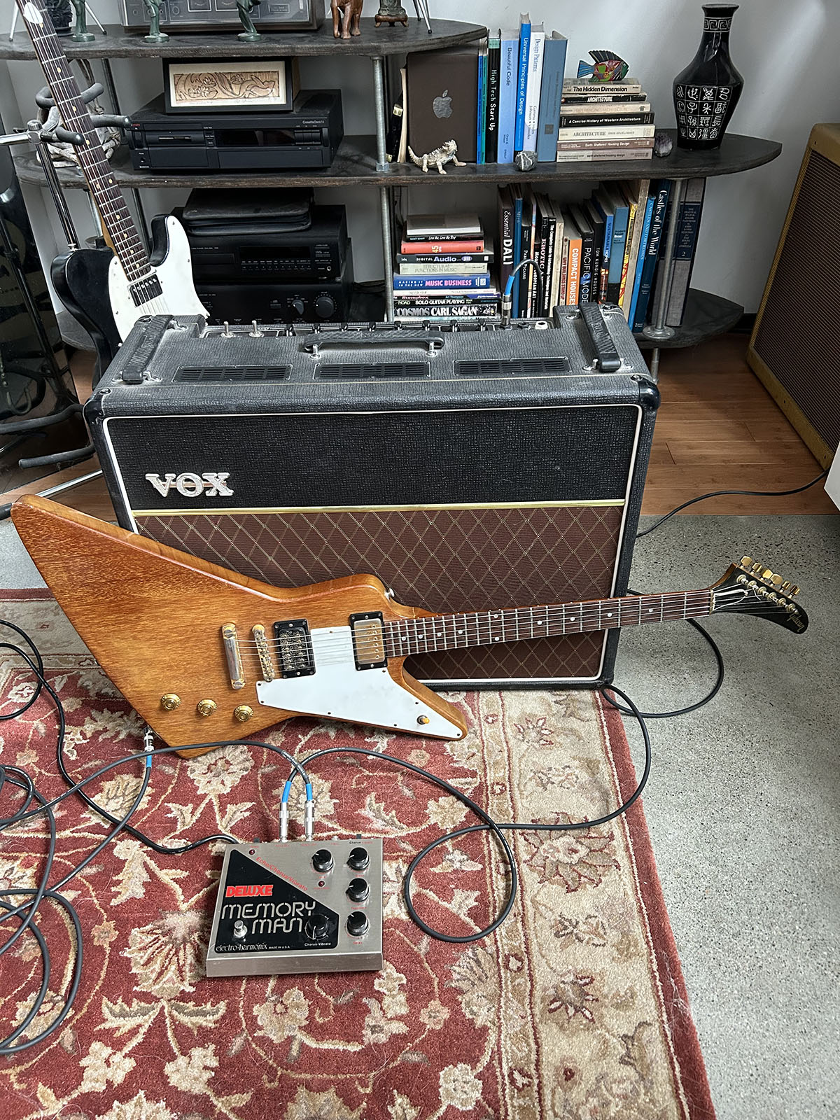 Osg Explorer OSG Explorer revolution | OffsetGuitars.com