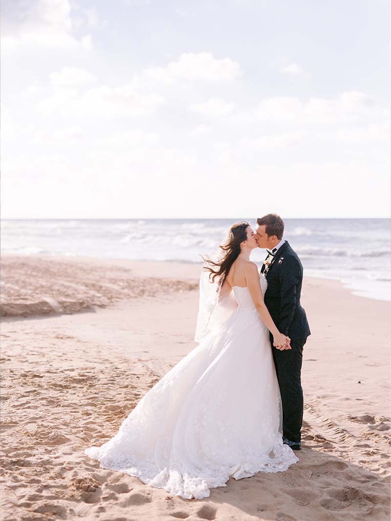 Wedding couple by the ocean