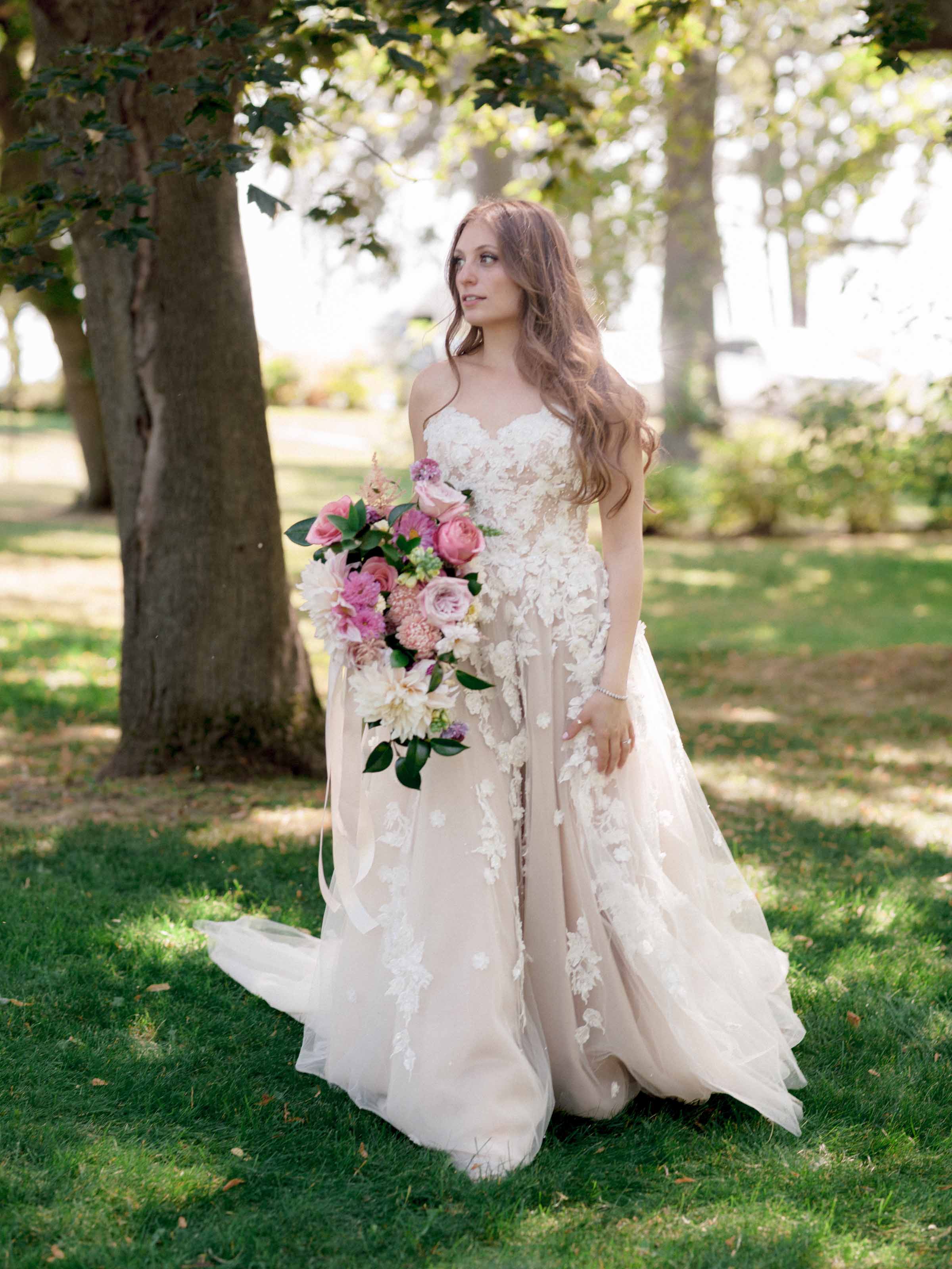 Bride with bouquet, Casa Lavanda, Istanbul