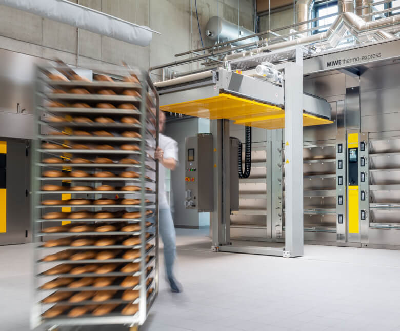 Große Bäckerei mit MIWE-Öfen und SABO-IT-Software