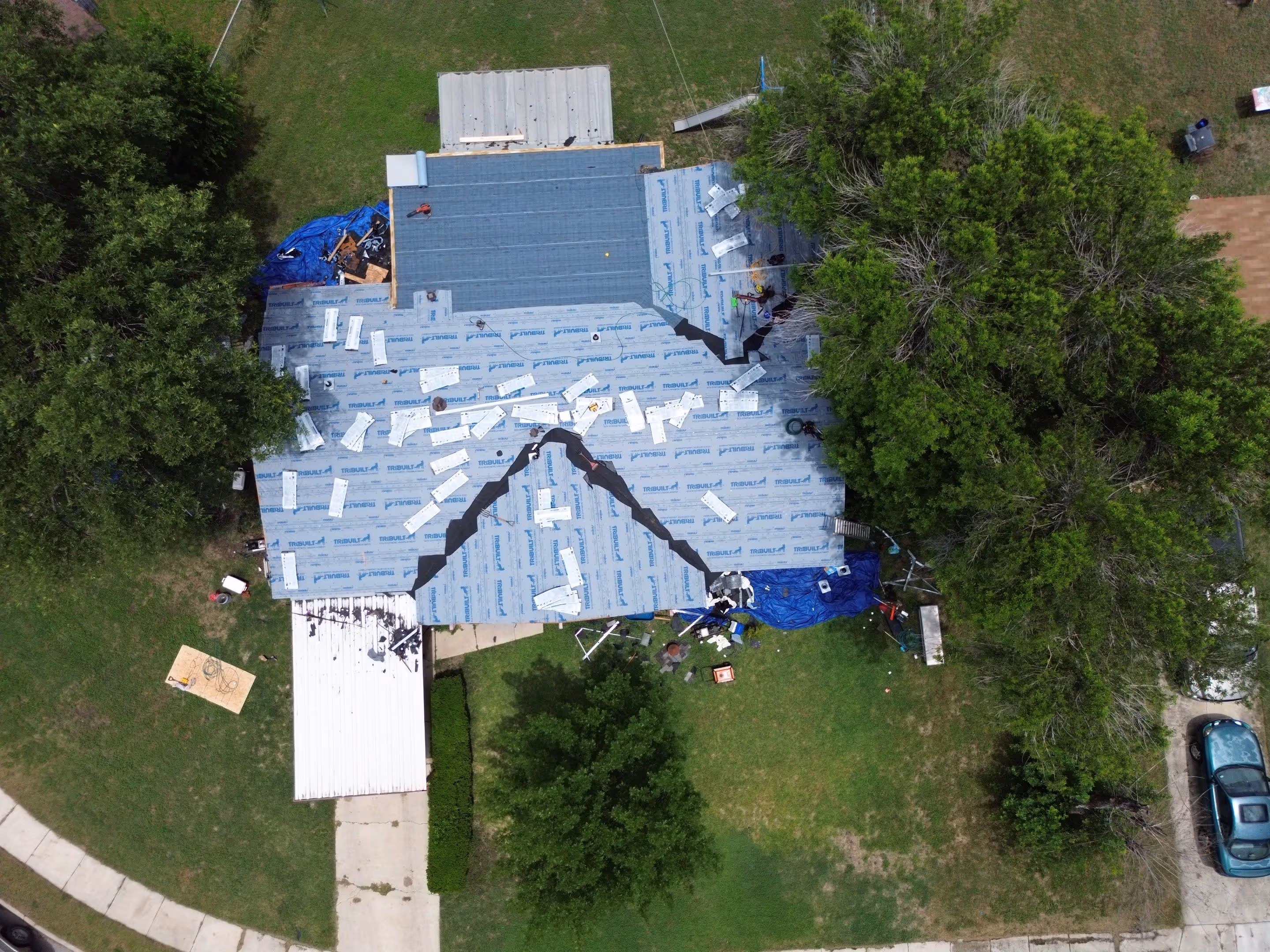 Why Local Roofing Contractors Win in NOLA