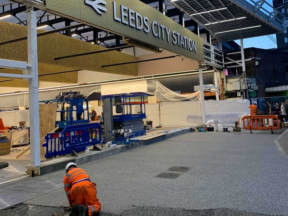 resin dound gangway for leeds city train station