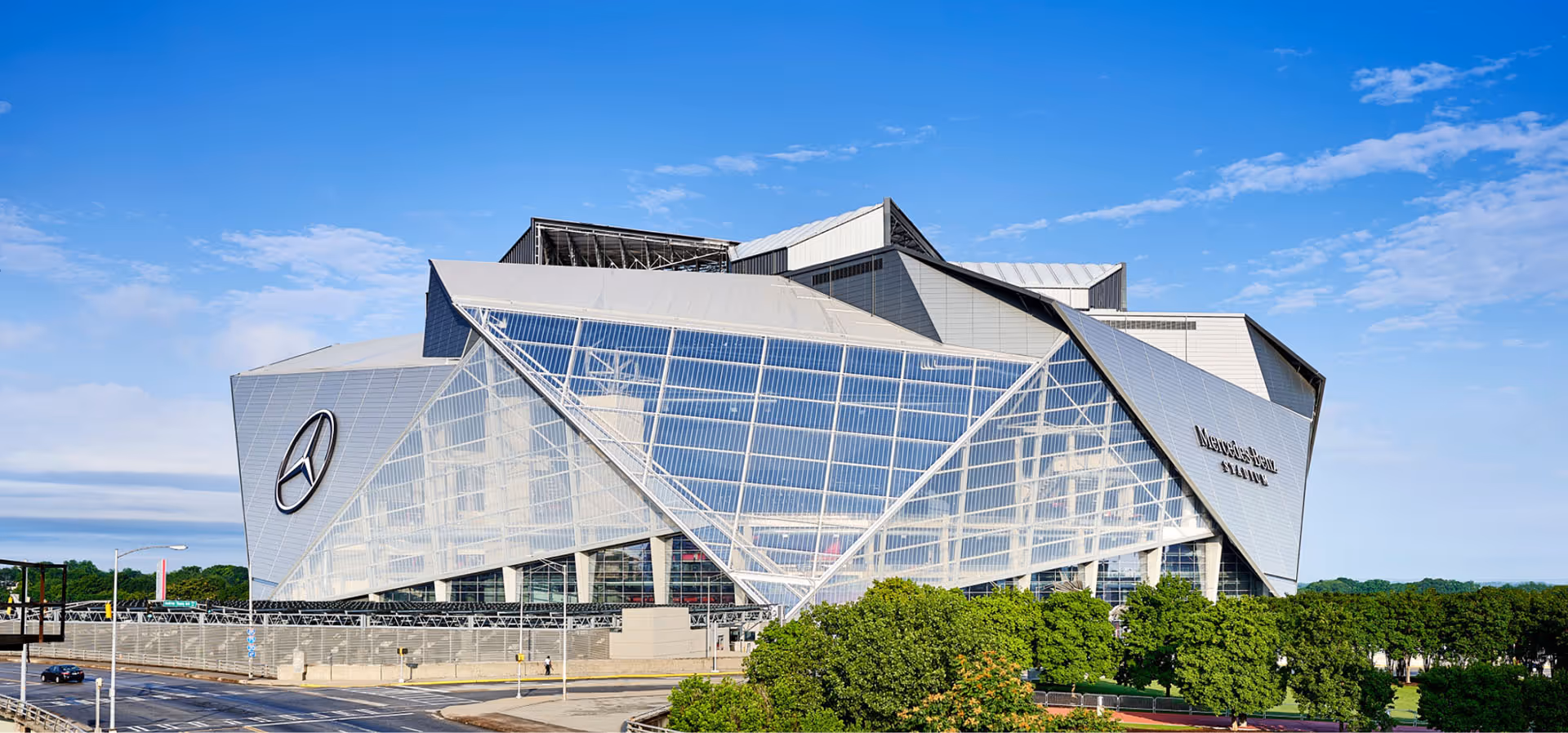 Mercedes-Benz Stadium outside view of the venue's facade