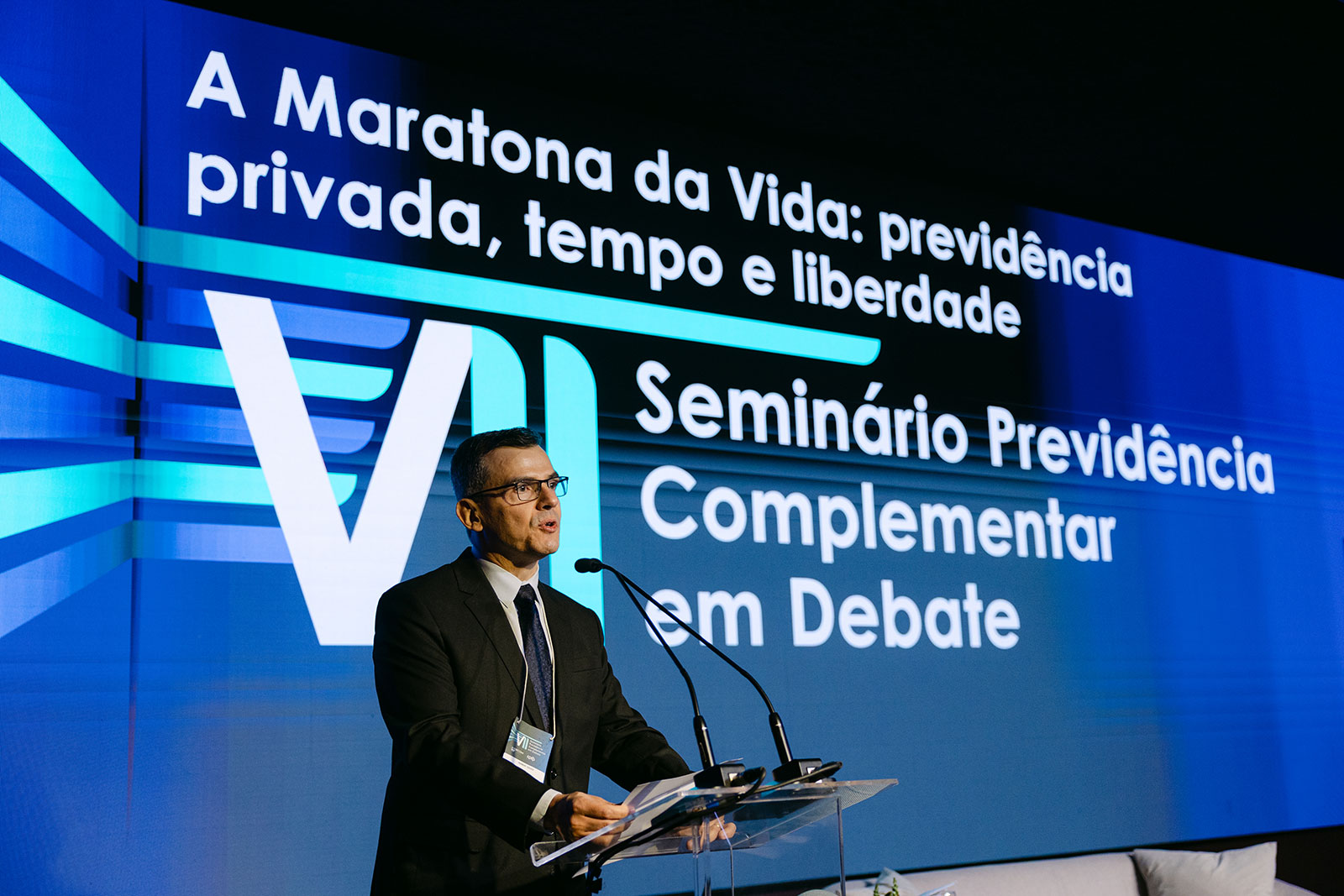 Presidente da APEP discursando na abertura do seminário.