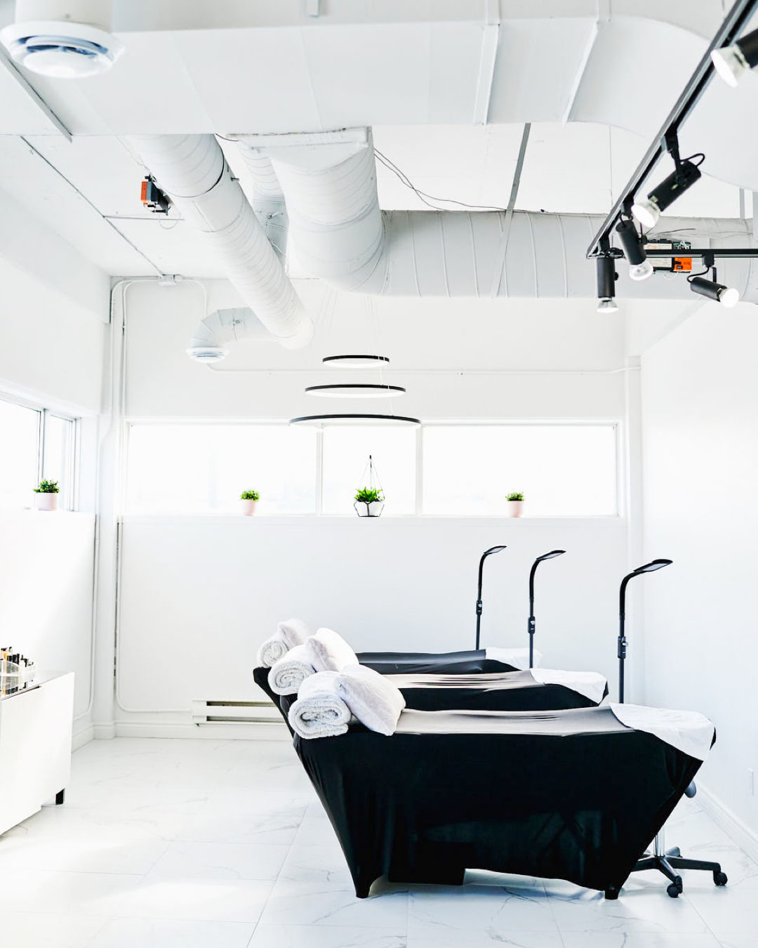 Book a Beauty Lounge service