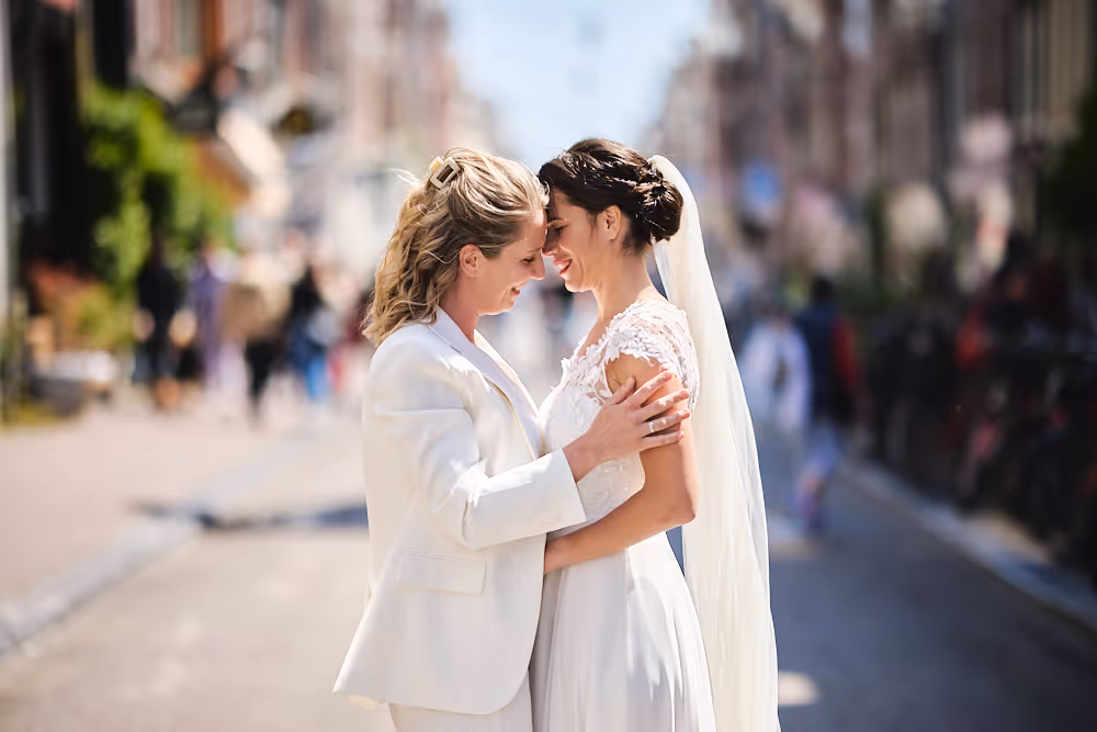 Vreugde en lol tijdens bruiloftfeest