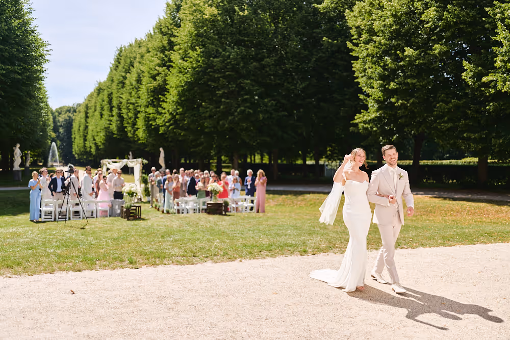 Vreugde en lol tijdens bruiloftfeest