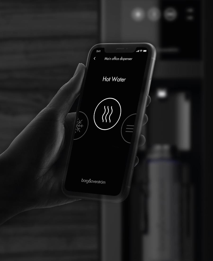 Selecting a water option in the Borg & Overström touchless dispense app