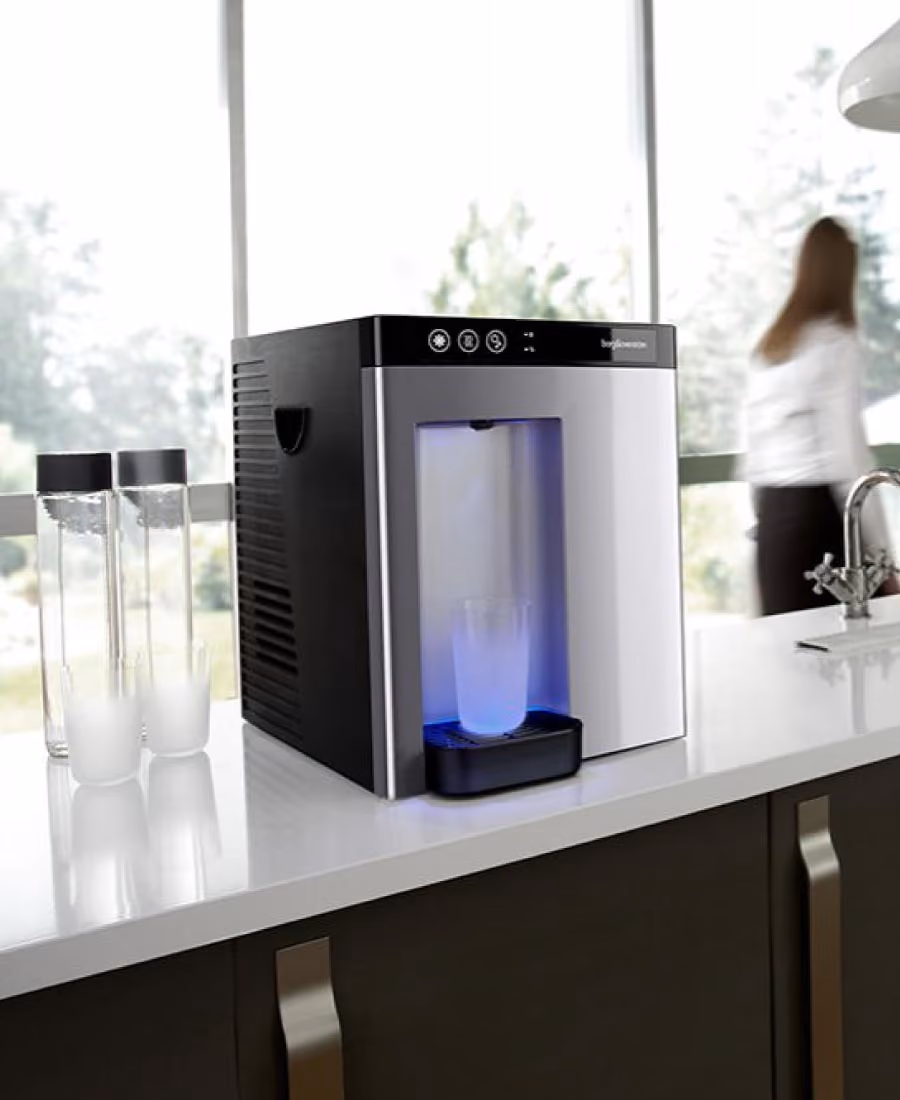 Borg & Overström B4 countertop dispenser in silver on an office worktop