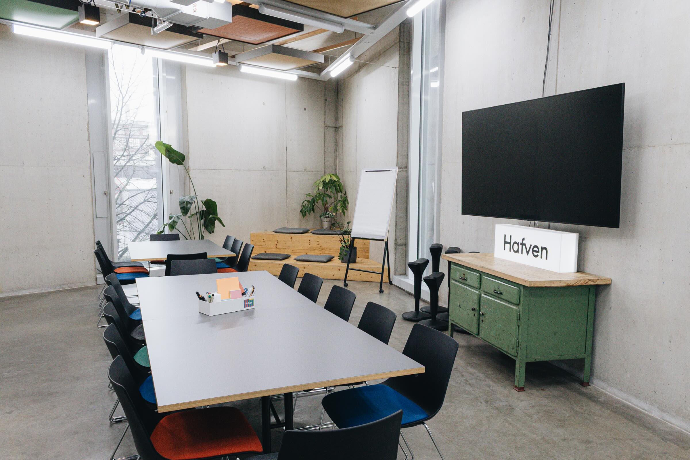 Kleine Blocktafel - 10 PAX - Standardbestuhlung ohne Aufpreis