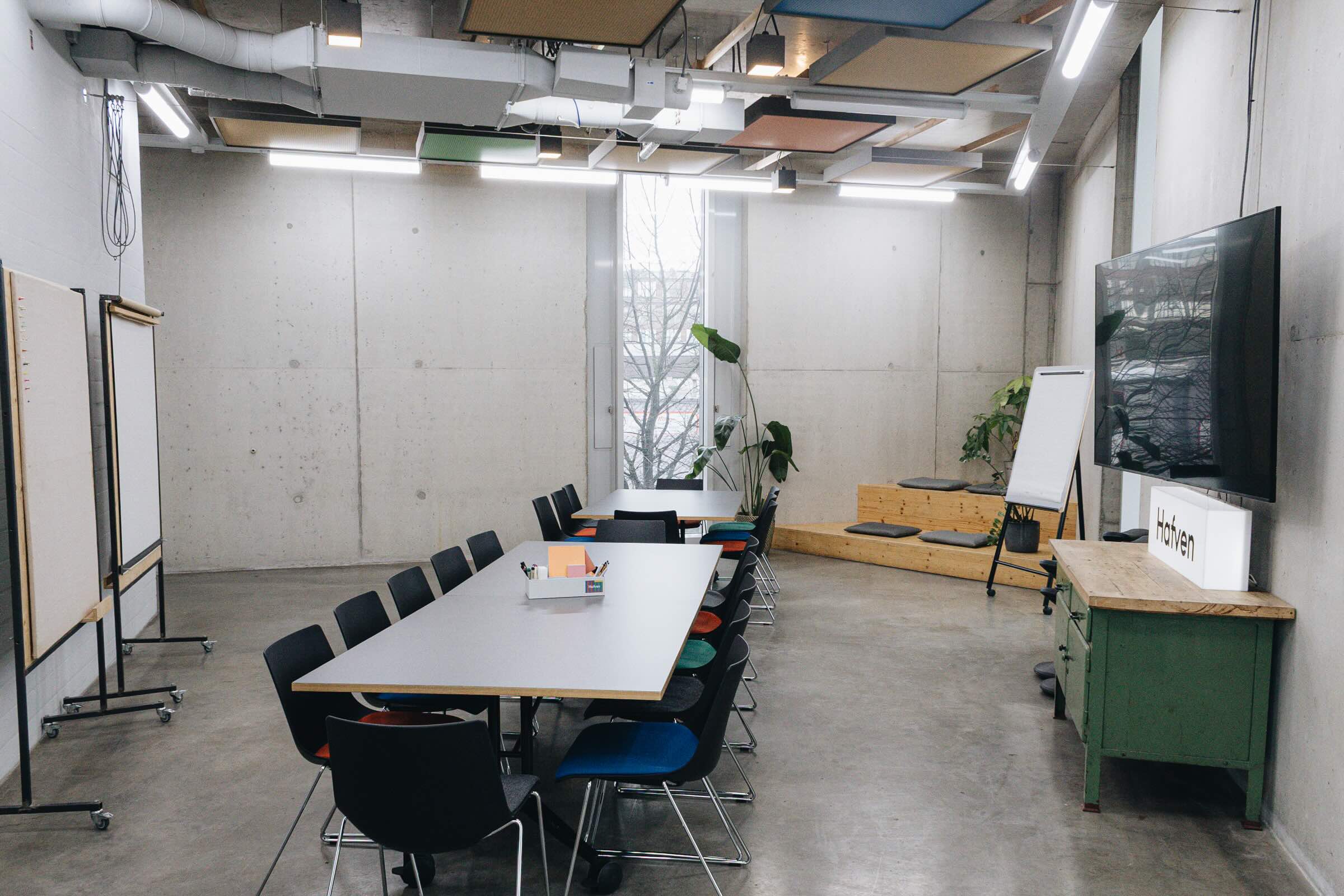 Kleine Blocktafel - 10 PAX - Standardbestuhlung ohne Aufpreis