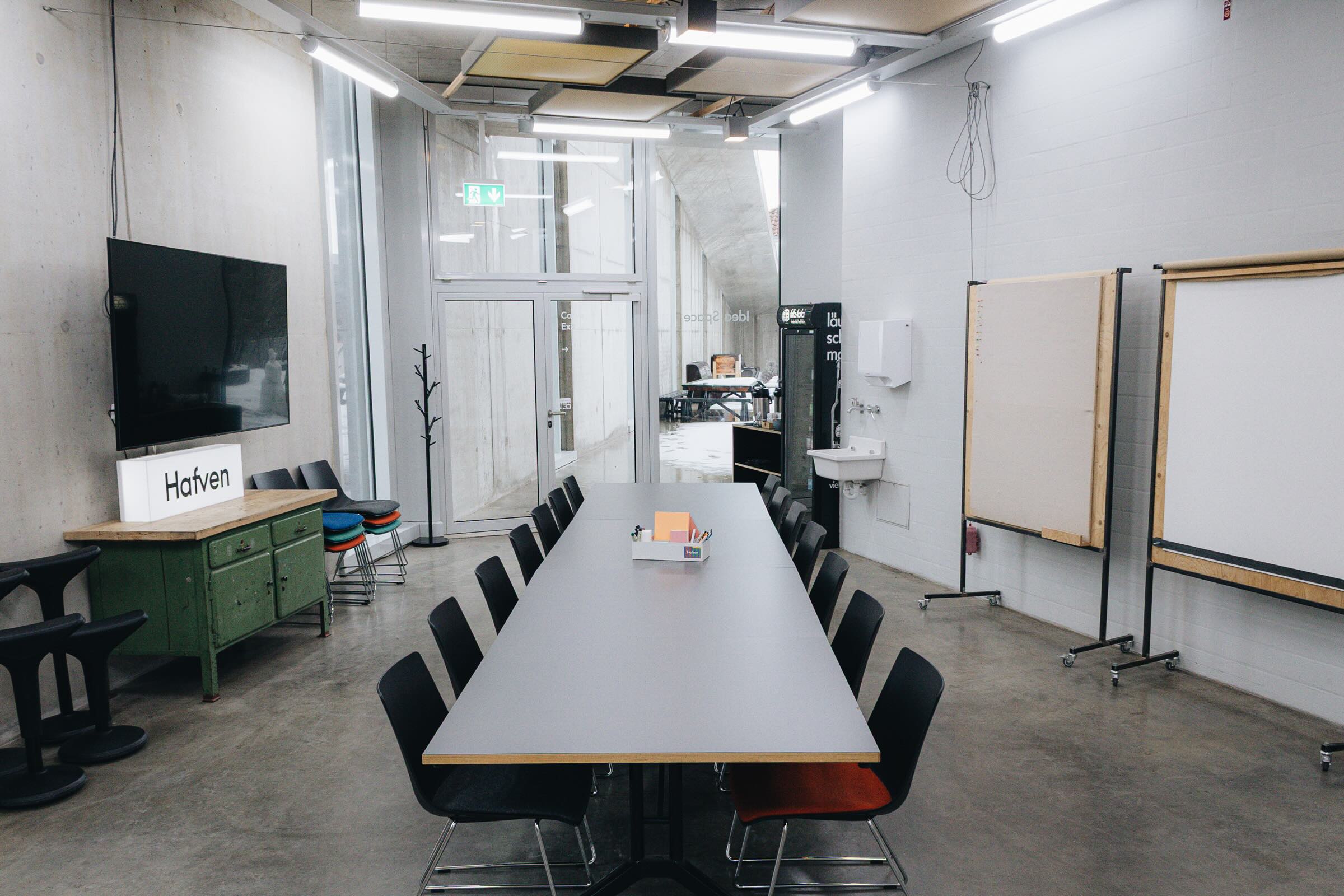 Kleine Blocktafel - 10 PAX - Standardbestuhlung ohne Aufpreis