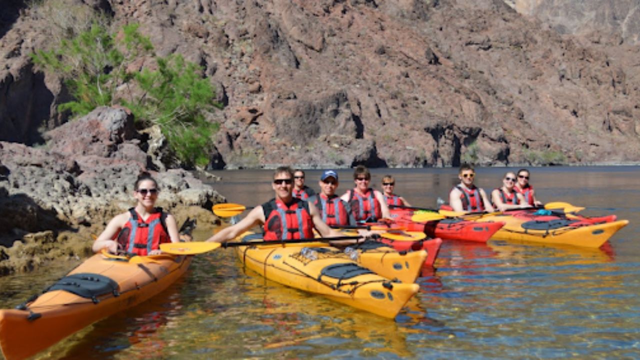 colorado-river-kayaking-tour-hoover-dam
