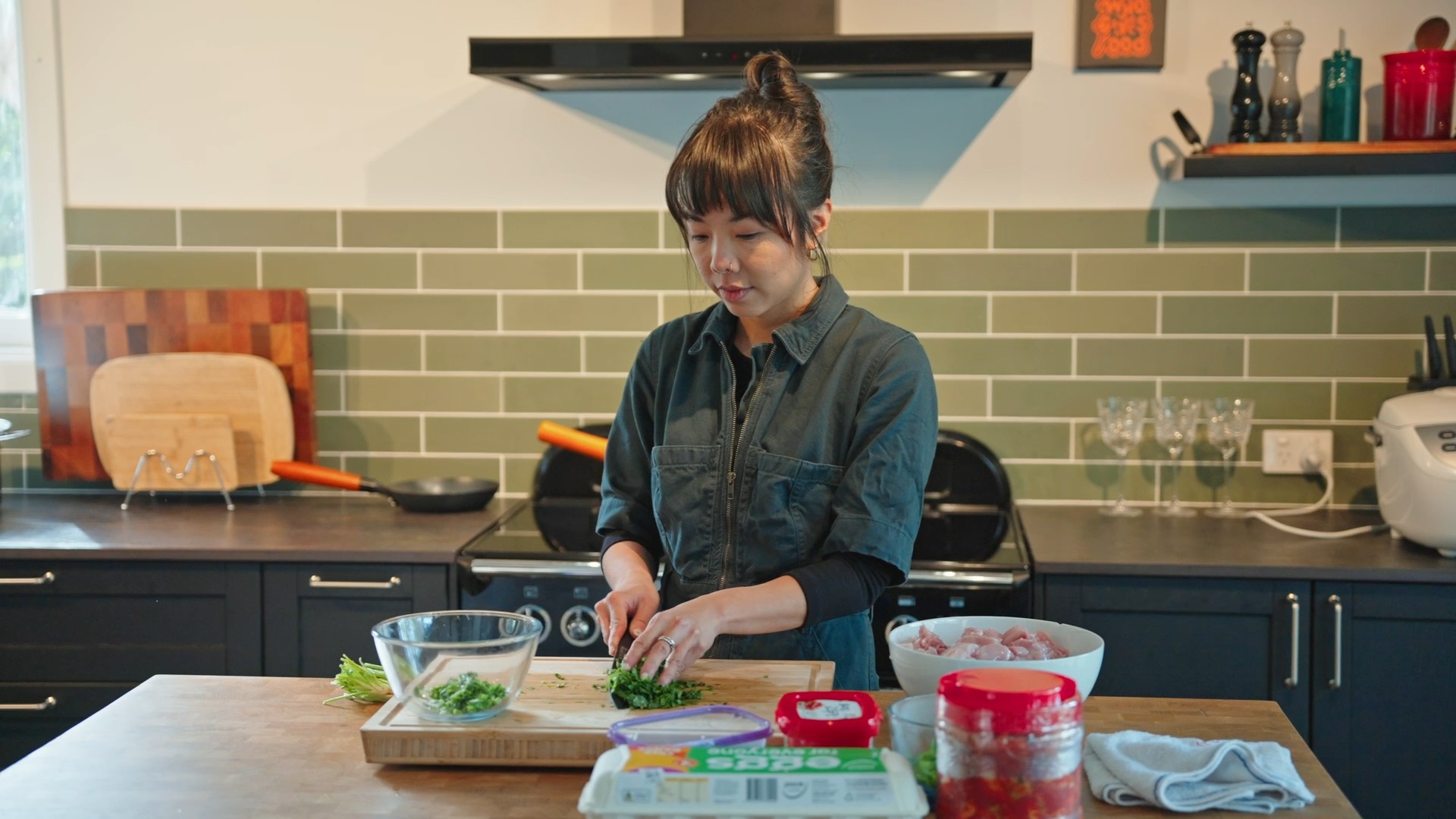 🎥 Inside Ashley Goh’s Quiet Kitchen Upgrade 🍳🌿

Home cook and food lover @whogivesafood shares why she chose the Schweigen Silent DS3326B