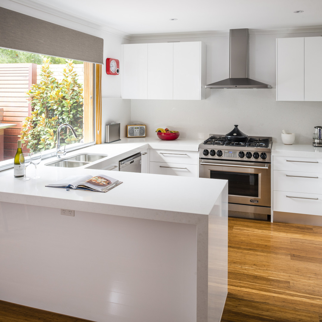 ✨ Silent Power. Elegant Design. ✨

Transform your cooking experience with the Schweigen WM2190 Wallmount Rangehood – where whisper-quiet per
