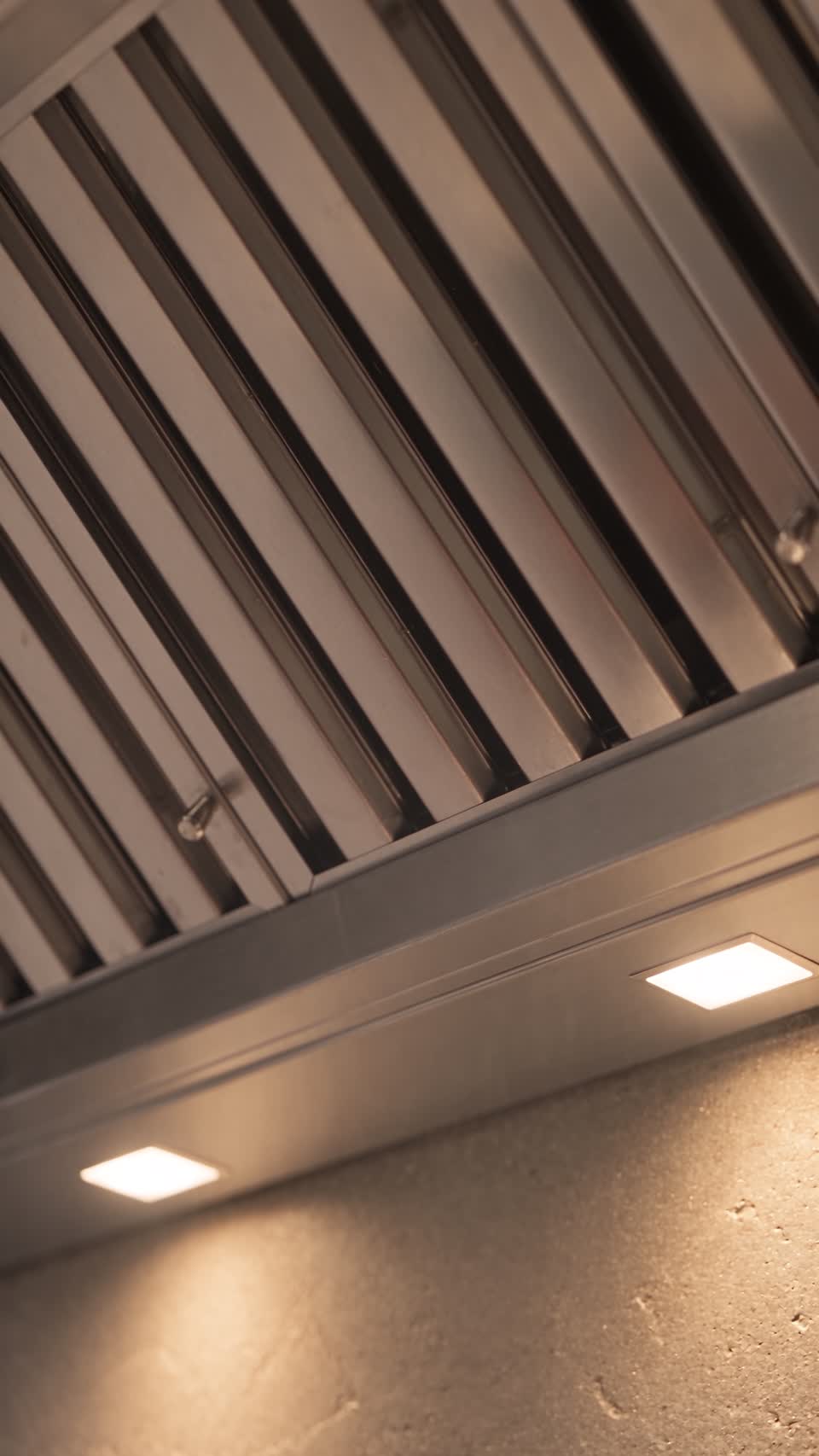 Quiet luxury. Open-air living. ✨

Warm stone. Brushed steel. Steak sizzling as the evening settles in. 🥩🌅

Meet the Schweigen DBH1200S Sil