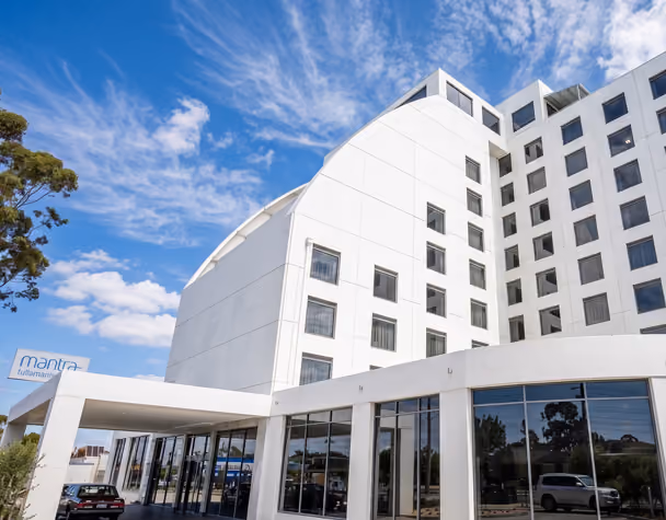 Mantral Hotel Tullamarine serviced by Bax Clean for high-rise window cleaning