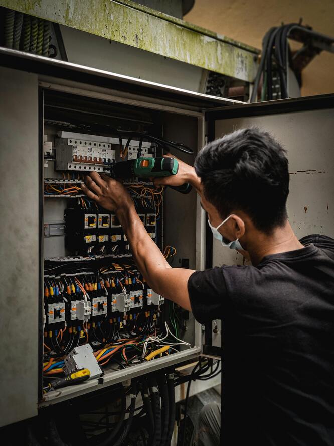 Technicien de maintenance électrique